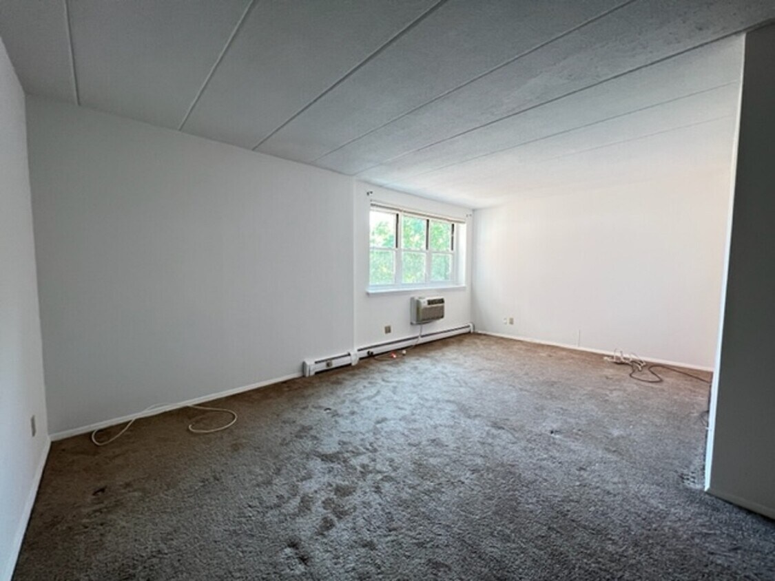 Building Photo - 27 Northill St