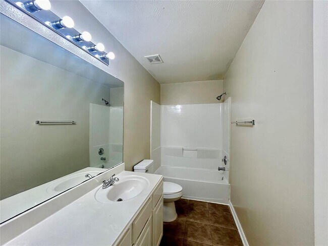 Building Photo - 6535 Silky Moss Dr