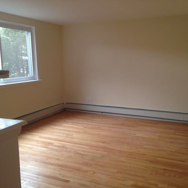 Building Photo - 8027 W Foster Ln