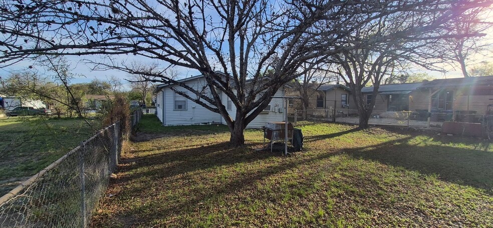 Building Photo - 1431 Aransas Ave