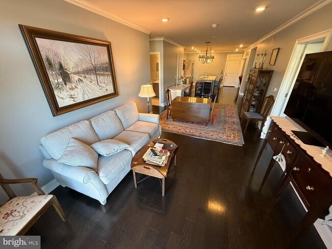 Building Photo - 200 N Sycamore St