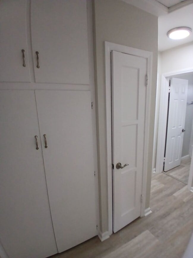 Building Photo - 1928 Rocket Property