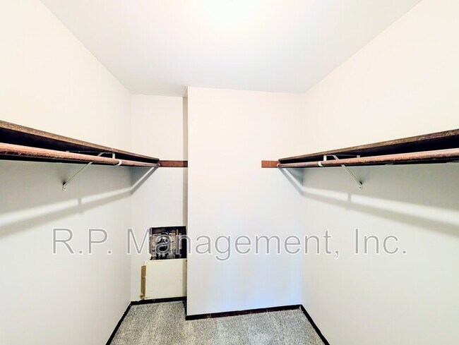 Building Photo - 2700 Dale St N