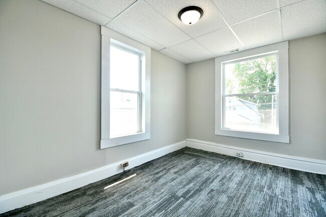 Building Photo - 1850 Buffington Ave