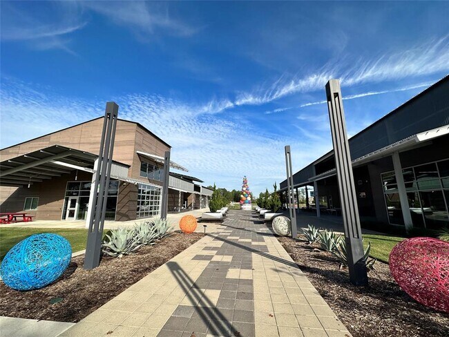 Building Photo - 18330 Tiger Flowers Dr