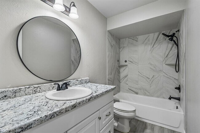 Building Photo - 217 Cypress Dr