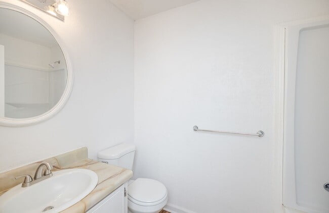 Building Photo - 125 Magnolia Dr