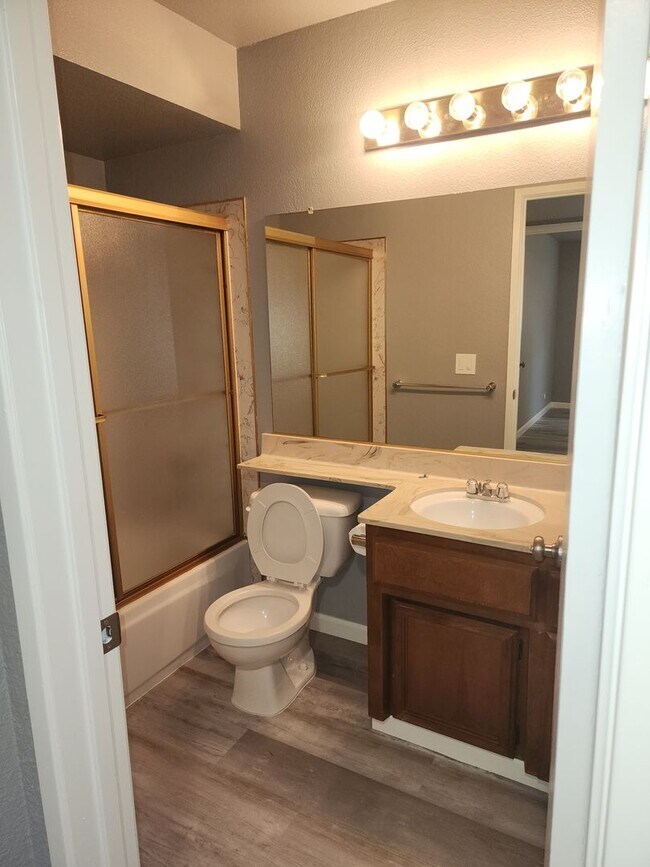 Building Photo - 8616-8618 La Riviera Dr