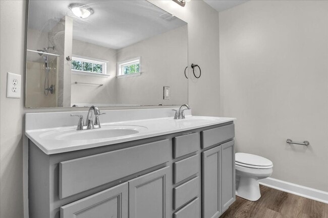 Building Photo - 3 Bedroom 2.5 Bathroom Home
