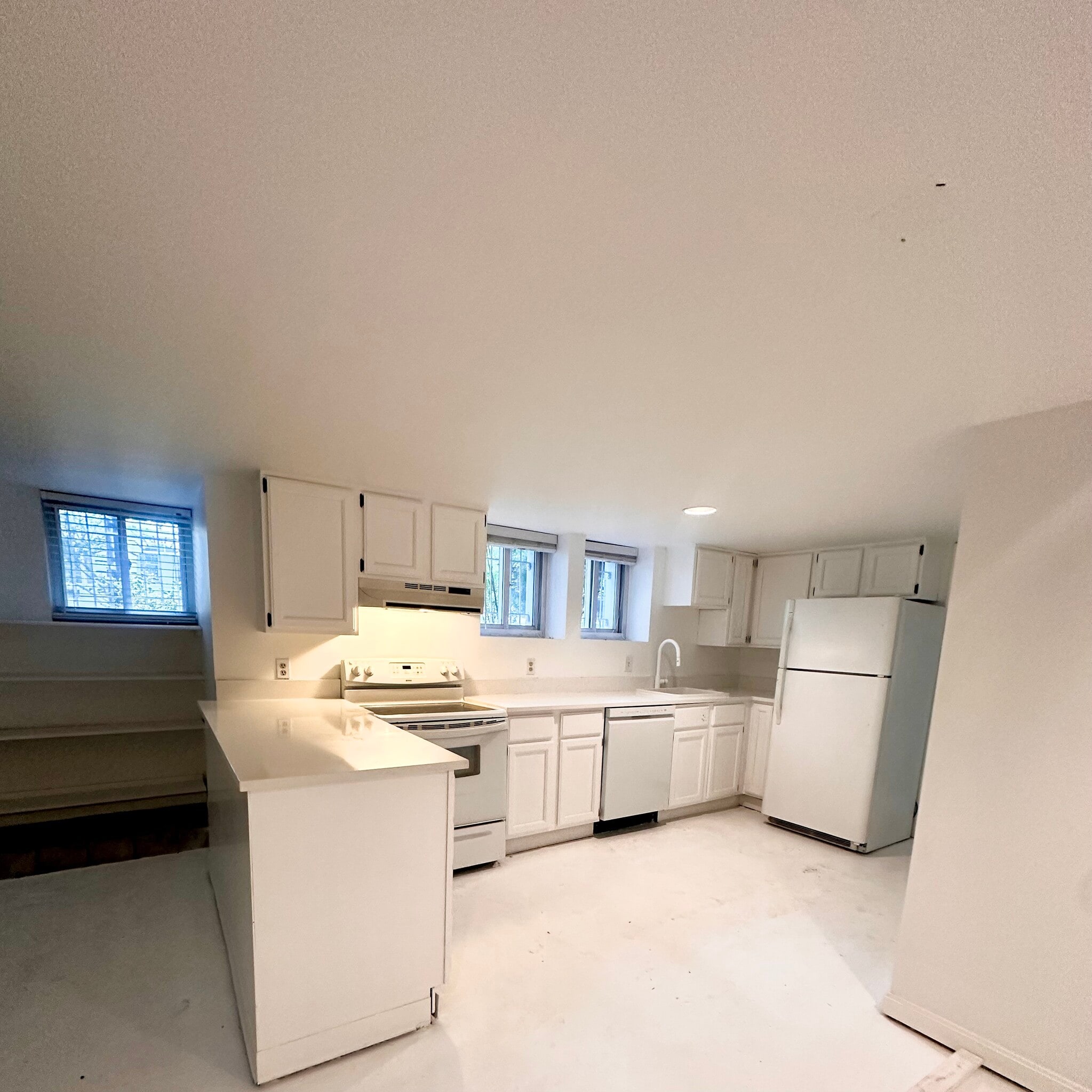 updated kitchen - 2735 Ontario Rd NW