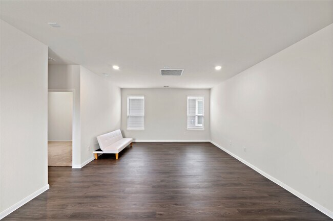 Building Photo - 6315 Lakeview Haven Dr