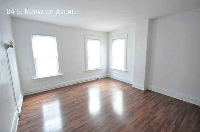 Building Photo - 84 E Norwich Ave