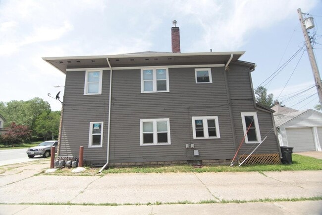 Building Photo - 3907 7th Ave