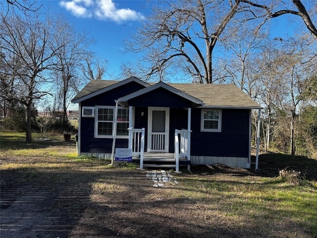 Building Photo - 100 Ross St