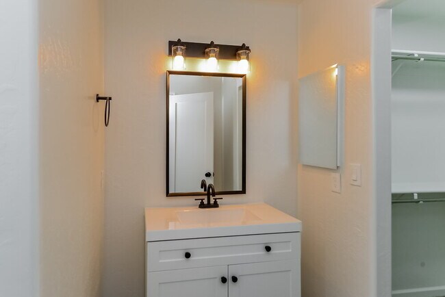 Building Photo - 232 N Merrill Rd