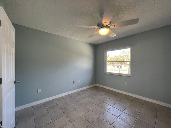 Building Photo - 1510-1512_CANDLEWYCK