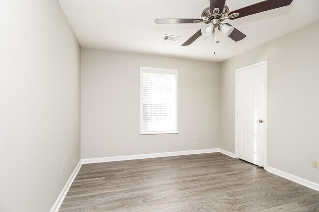 Building Photo - 4419 Kings Valley Cove W