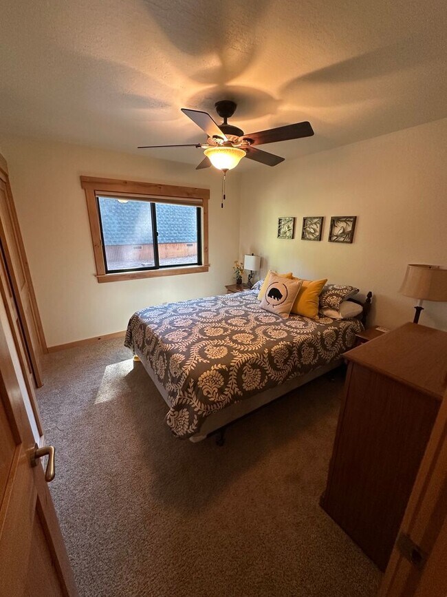 Building Photo - Welcoming 3 Bed Ski Lease in Tahoe Donner