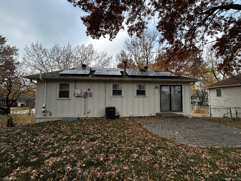 Building Photo - 3909 S Marshall Dr