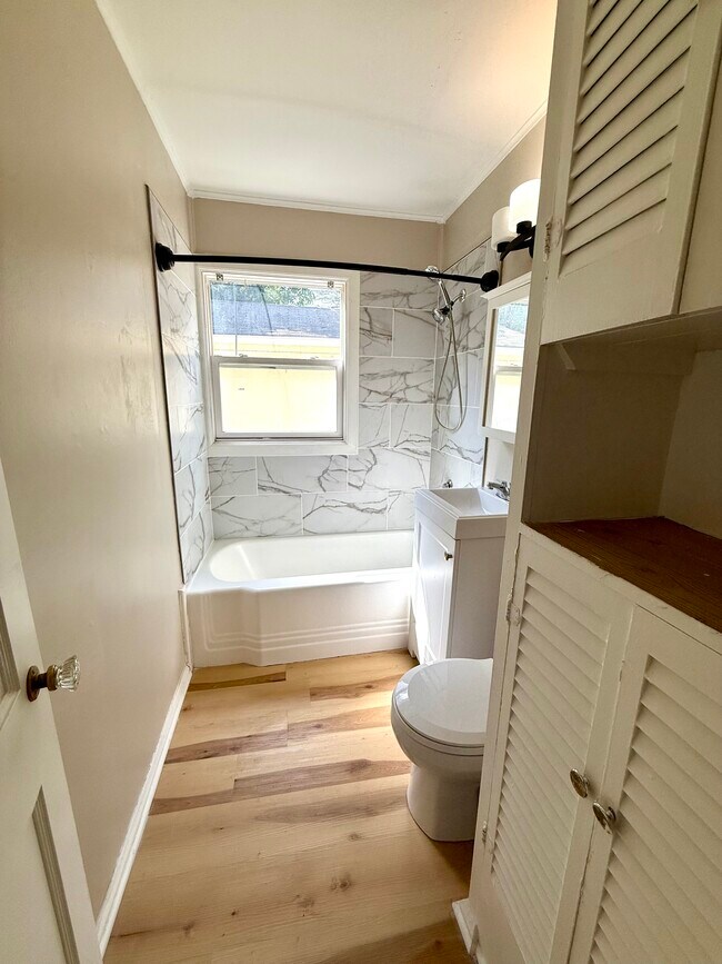 Building Photo - 1301 S Cottage Grove Ave