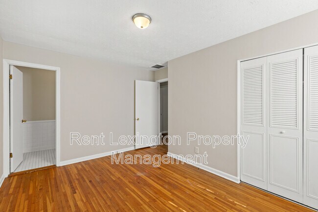 Building Photo - 1138 Gainesway Dr