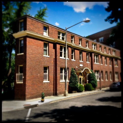 Building Photo - 1685 Crescent Pl NW