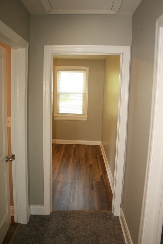 Building Photo - 2833 Colonial Cir