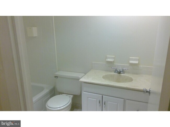 Building Photo - 379 Old Forge Crossing