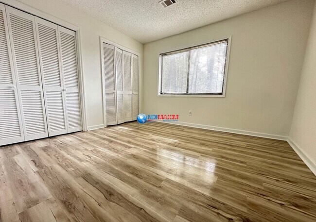 Building Photo - Renovated townhouse in Peachtree Corners