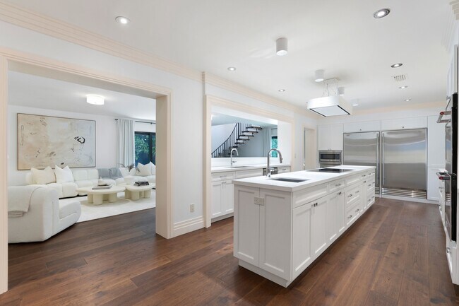 Building Photo - 1435 N Ocean Way