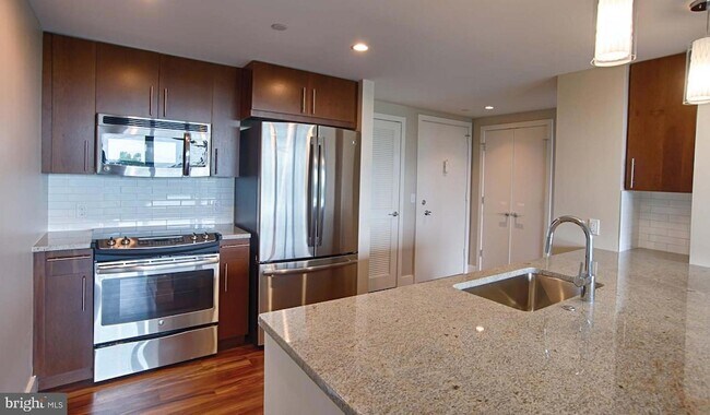 Building Photo - 2200 Benjamin Franklin PKWY Unit 2B-S0411