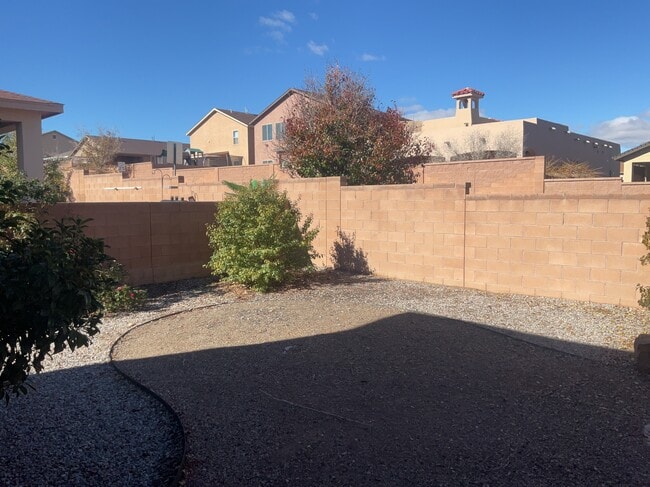 Building Photo - 3635 Buckskin Loop NE