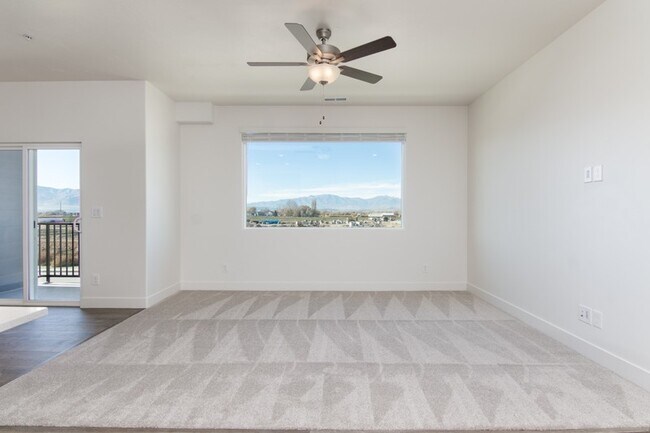 Building Photo - 362 S 1080 W