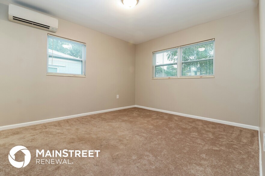 Building Photo - 723 Sunset Dr