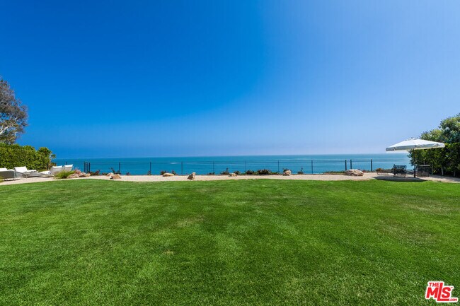 Building Photo - 28926 Cliffside Dr