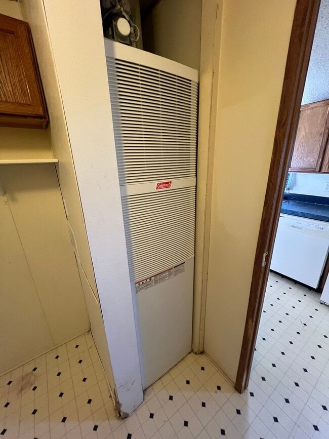 Building Photo - 3 Bed 2 Bath Updated Mobile Home w/ Fenced...