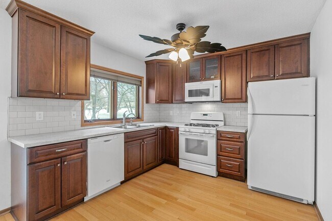 Building Photo - 232 3rd Ave NE