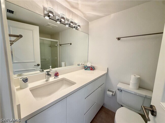 Building Photo - 12945 Vanderbilt Dr