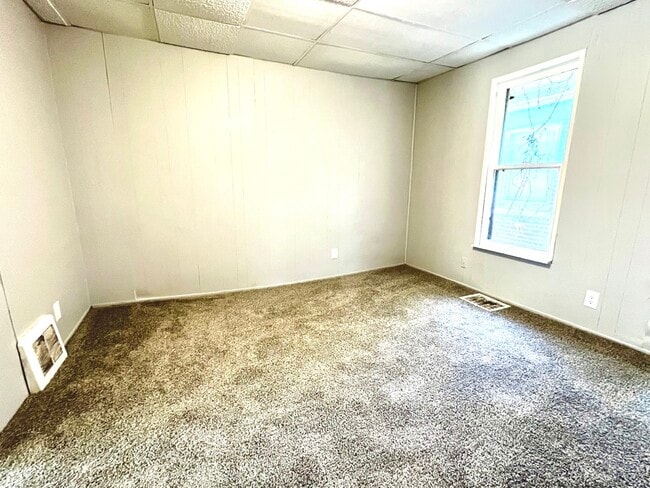 Building Photo - 1601 S Linwood Ave