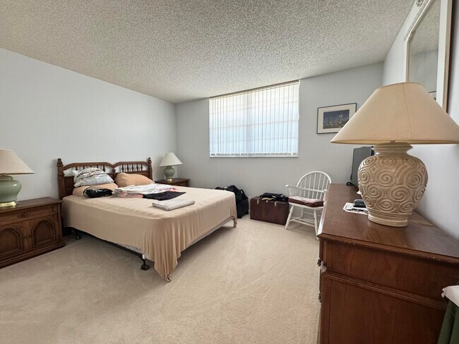 Building Photo - 2430 Deer Creek Country Club Blvd