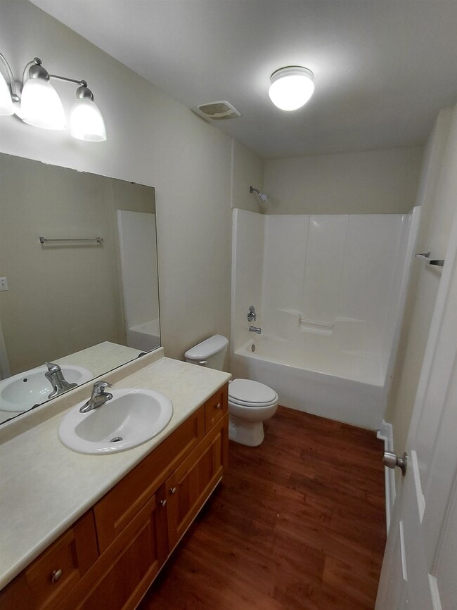 Building Photo - 3150 Sawtooth Dr