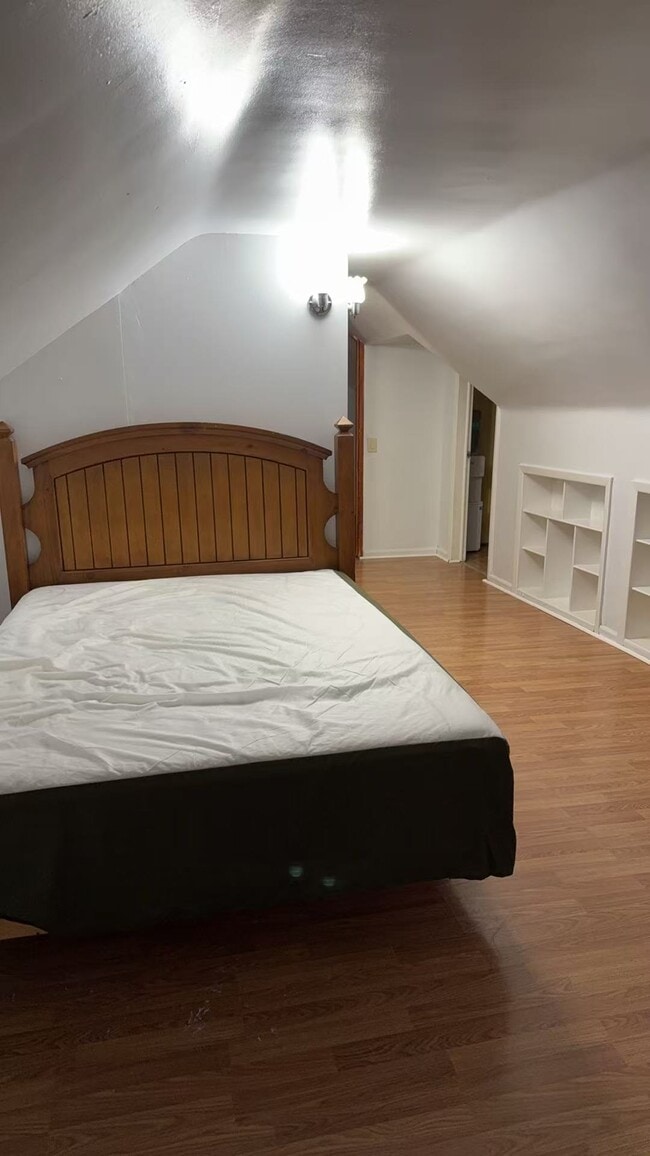 Building Photo - 3073 Eggert Rd