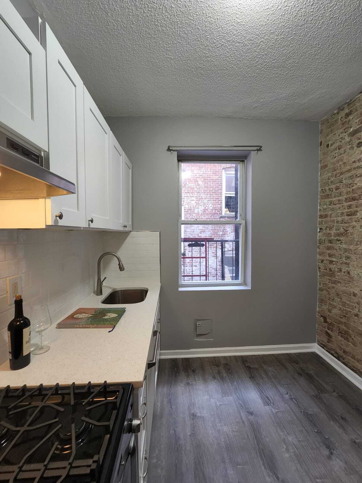 Building Photo - 5616 Hudson Ave