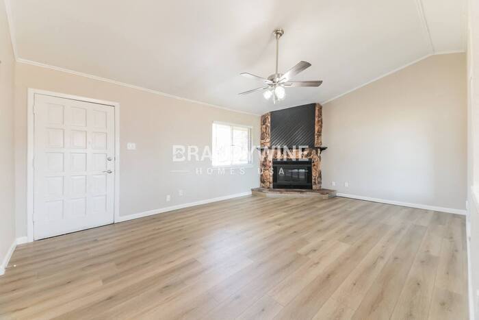 Building Photo - 5010 Collingwood Dr