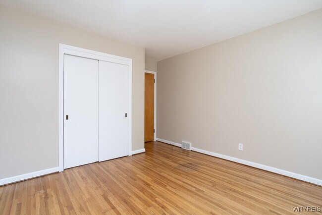 Building Photo - 2470 Eggert Rd