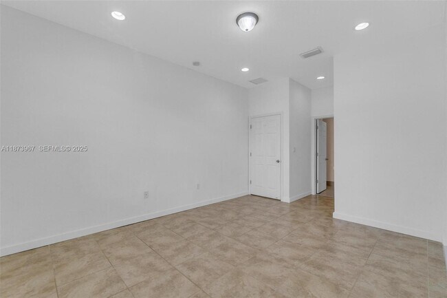 Building Photo - 11014 SW 237th Ln