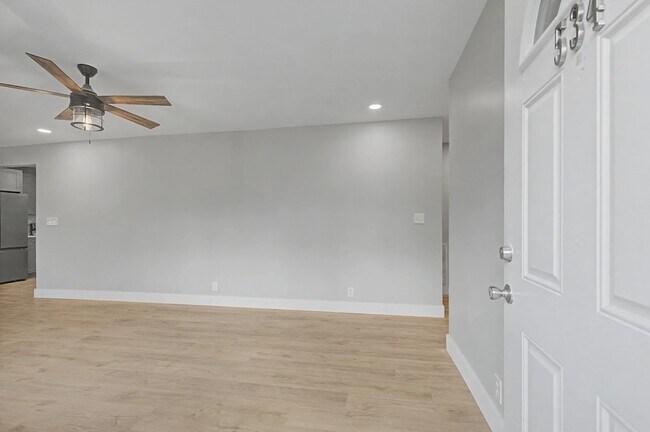Building Photo - 534 Rosewood Dr