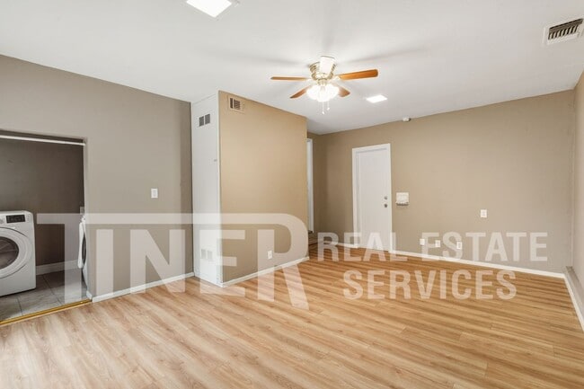 Building Photo - 603 11th St