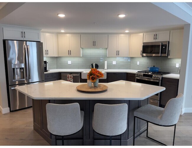 Building Photo - 2075 Lafayette Rd