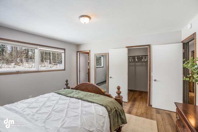 Master bedroom layout. Large window to let in light, Ample closet space and storage and private bath - 1431 E Holland Ave